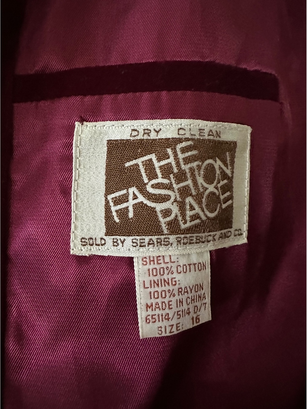 VTG 'The Fashion Place' Wine Color Velvet Blazer 2 Pocket 2 Button - Picture 8 of 8
